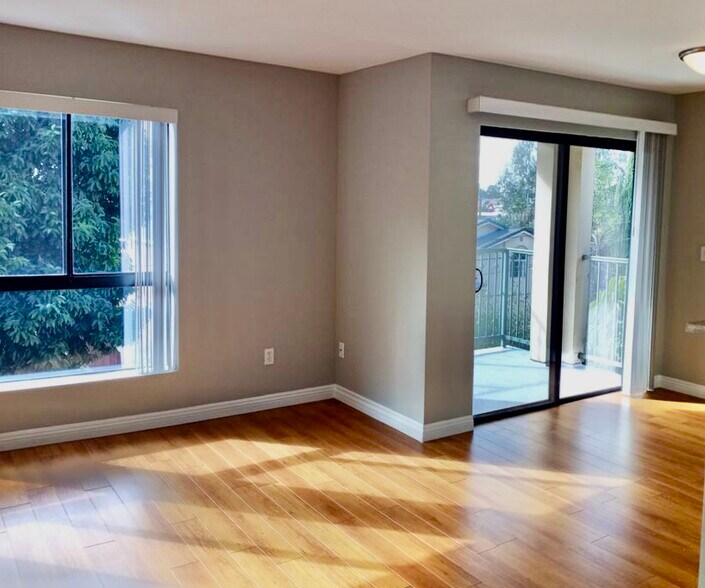 Building Photo - 3855 Vinton Ave