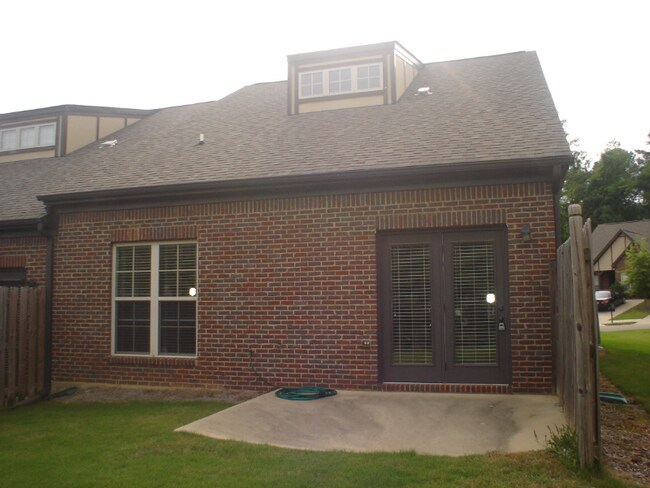 Building Photo - 111 Singapore Cir