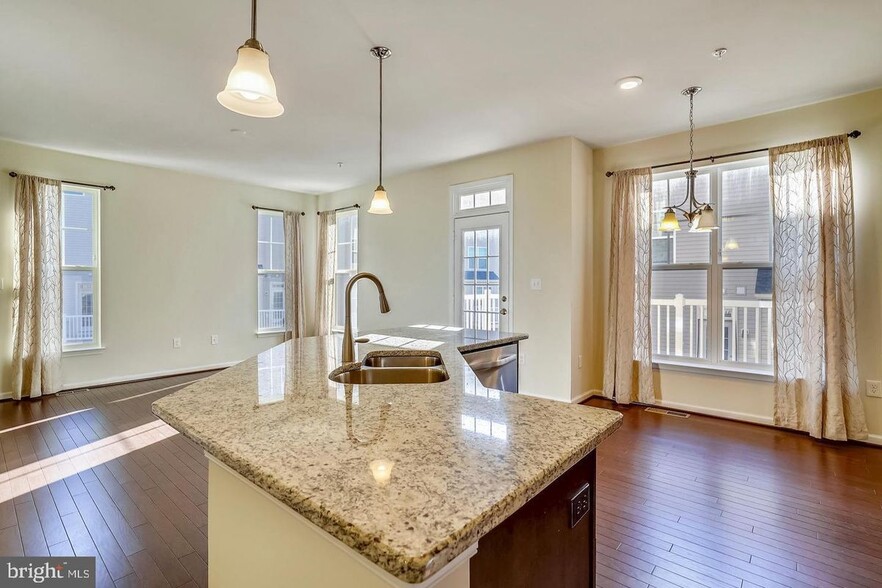 Building Photo - 6163 Margarita Way