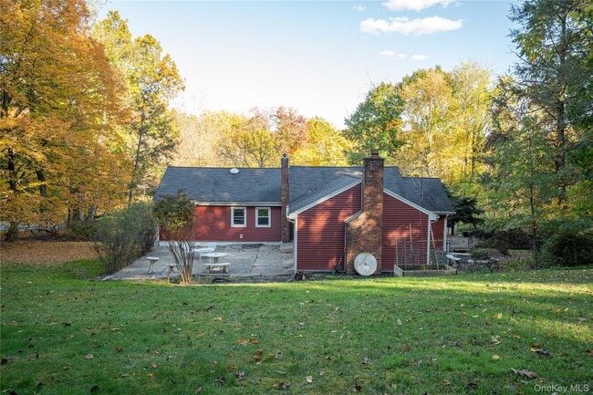 Building Photo - 551 S Pascack Rd