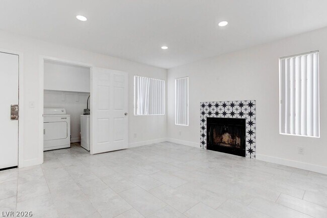 Building Photo - 1870 Nebula Dr