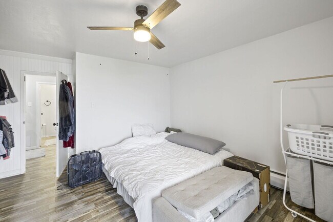 Building Photo - Live Above It All at the Satellite Condo 1 bed 1 bath!