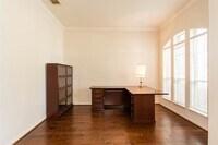 Building Photo - 9115 Sunny Ridge Dr