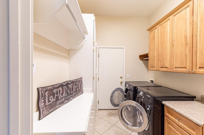 Building Photo - 11183 E Beck Ln