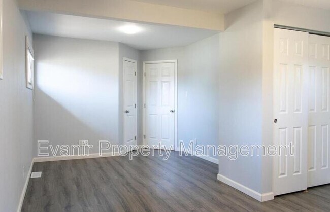 Building Photo - 3 First St