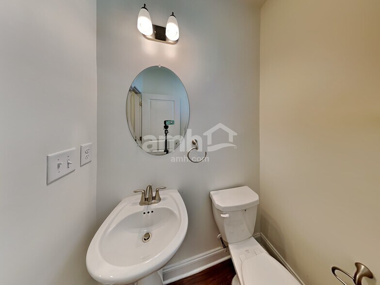 Building Photo - 5150 Smithbriar Dr