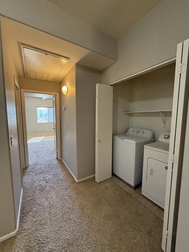 Building Photo - 2027 E University Dr