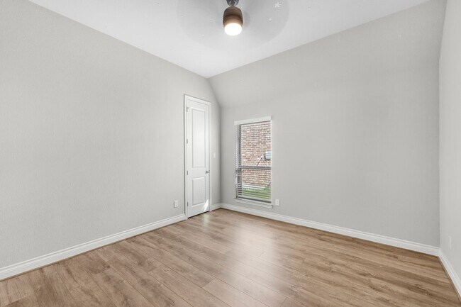 Building Photo - 4014 Emerson Cove Dr