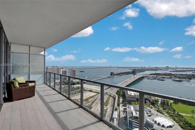 Building Photo - 1100 Biscayne Blvd