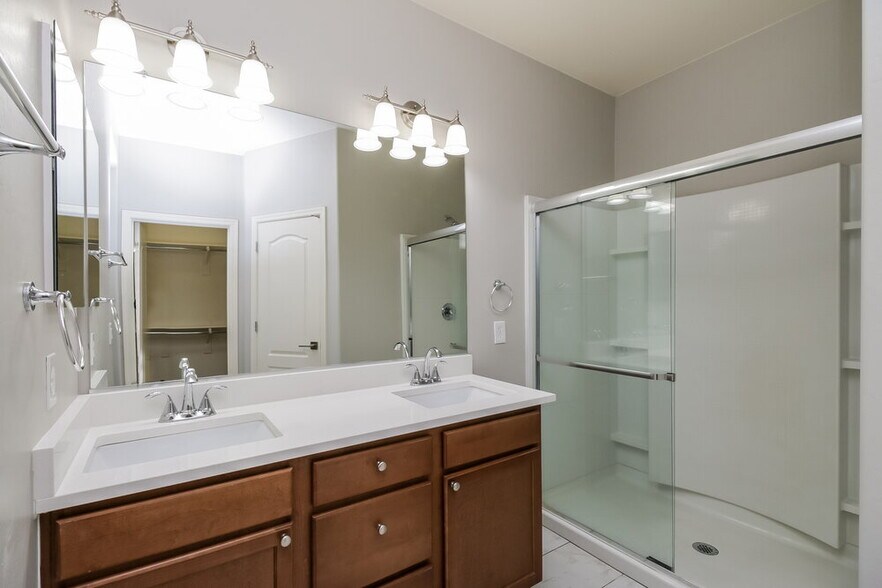 Building Photo - 20998 E Pecan Ln