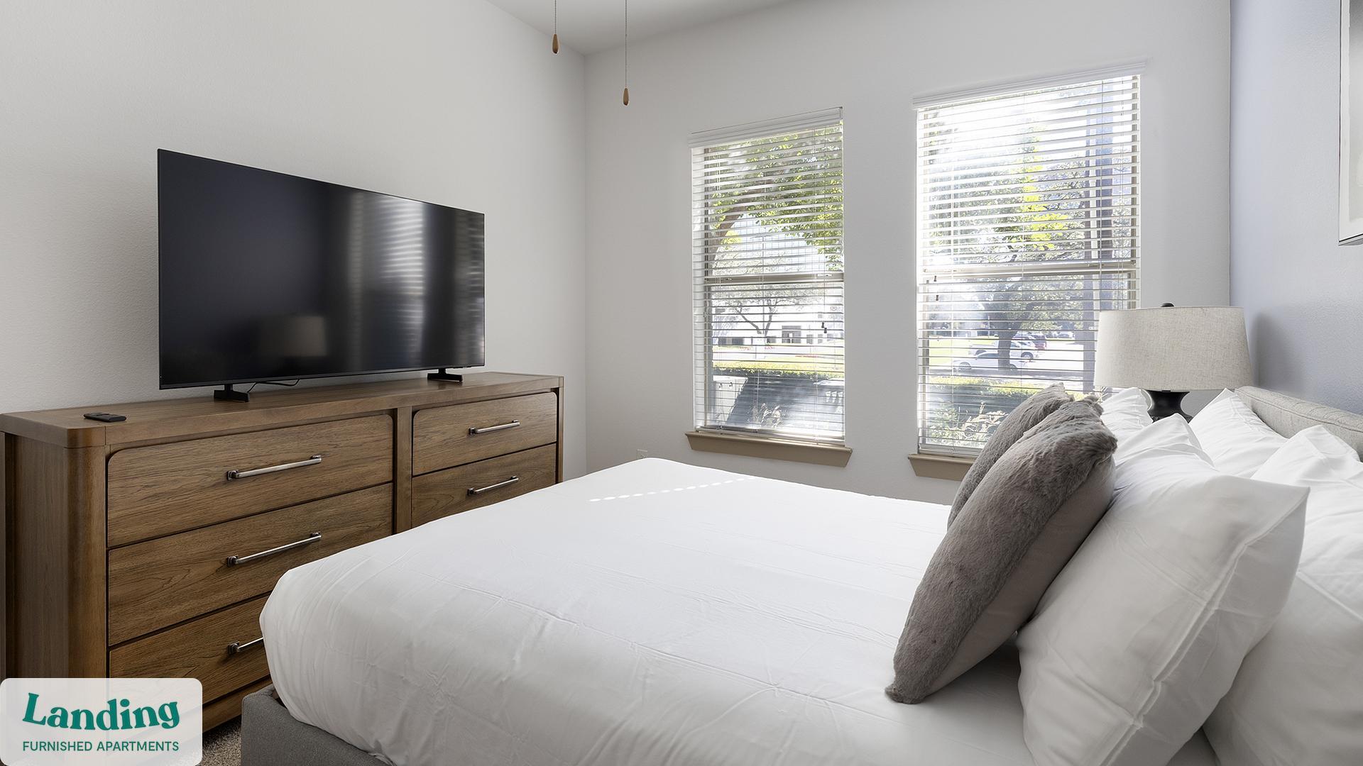 Building Photo - 5005 Galleria Dr