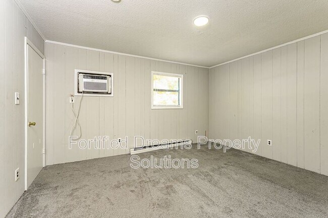 Building Photo - 3980 Bradford Ct