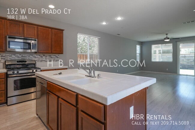 Building Photo - 132 W Del Prado Ct