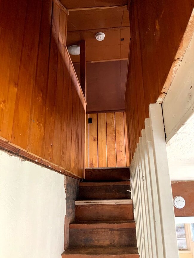 Building Photo - 3 Bedroom in Whiteaker Neighborhood