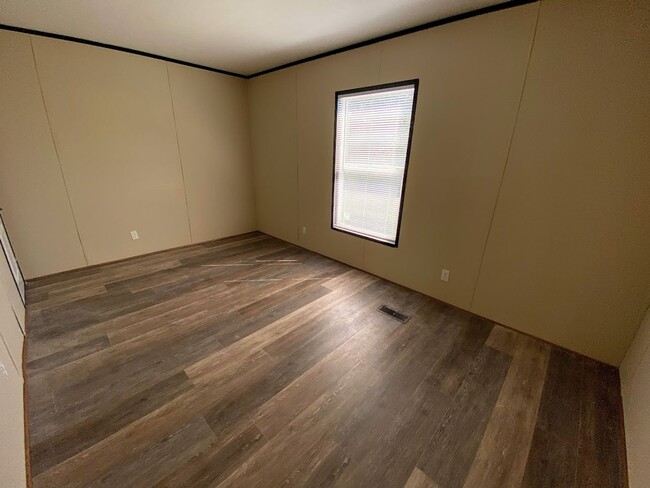 Building Photo - 3-Bedroom Mobile Home in South Lake Charles