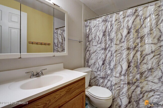 Building Photo - 9816 St Lawrence Cir