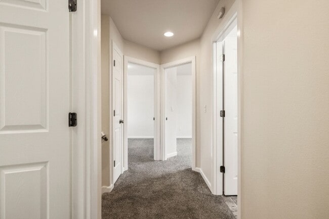 Building Photo - Great home in newer subdivision
