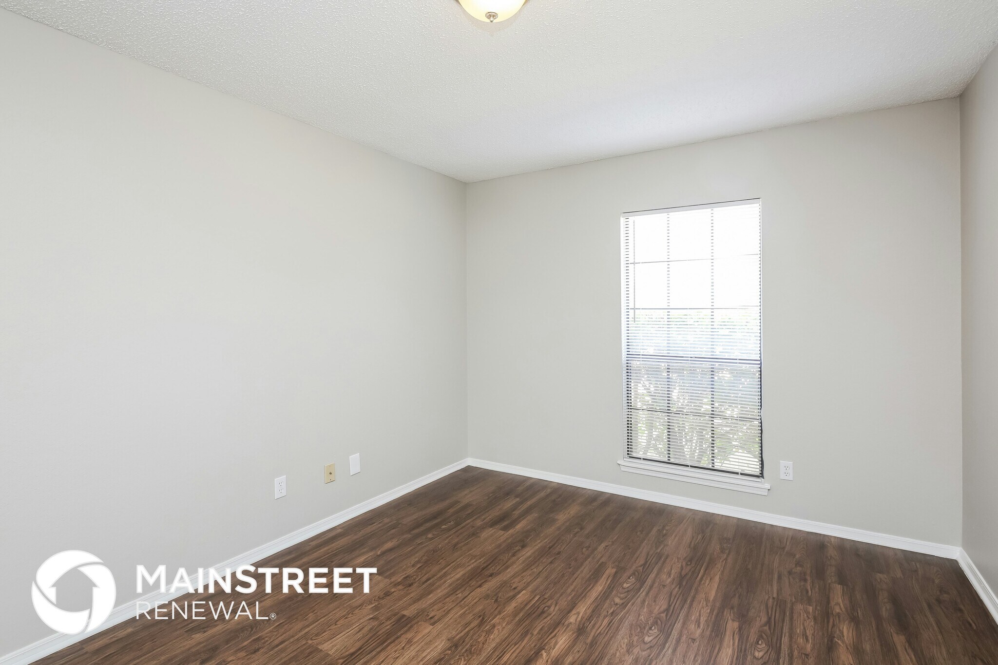 Building Photo - 1028 Eagle Dr