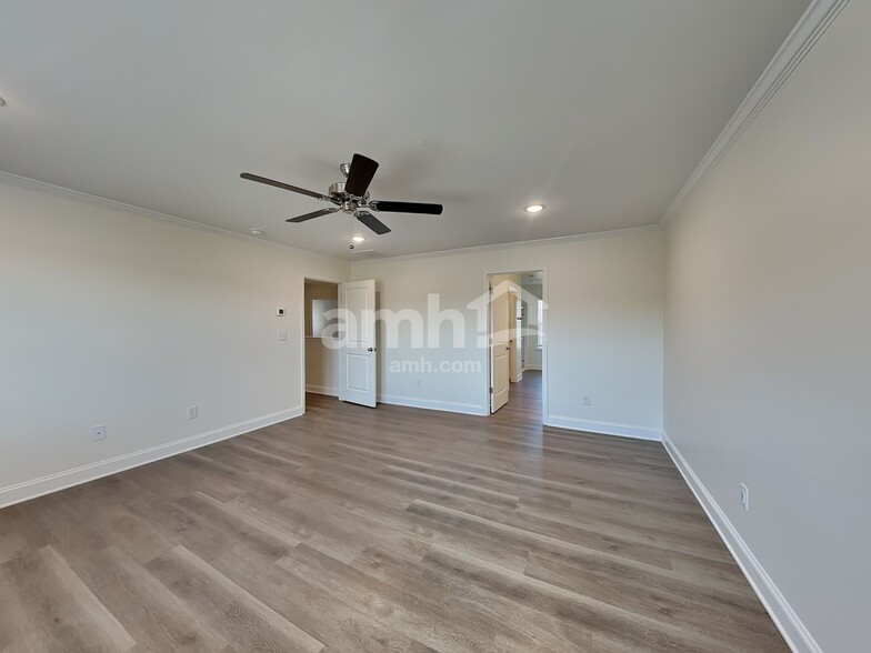 Building Photo - 3460 Lincoln Hts Ln