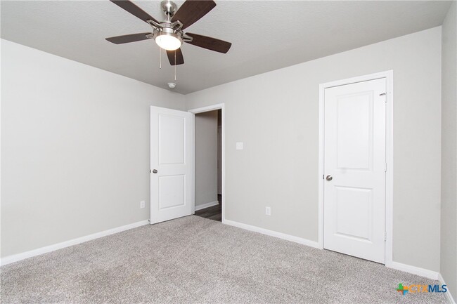 Building Photo - 8207 Montclair Dr