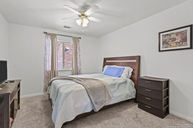 Building Photo - 10903 Wilson Oaks Dr