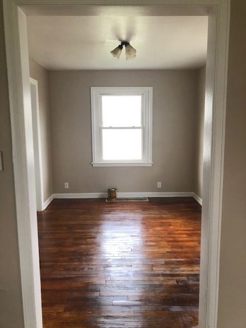 Building Photo - 513 S Edison Ave