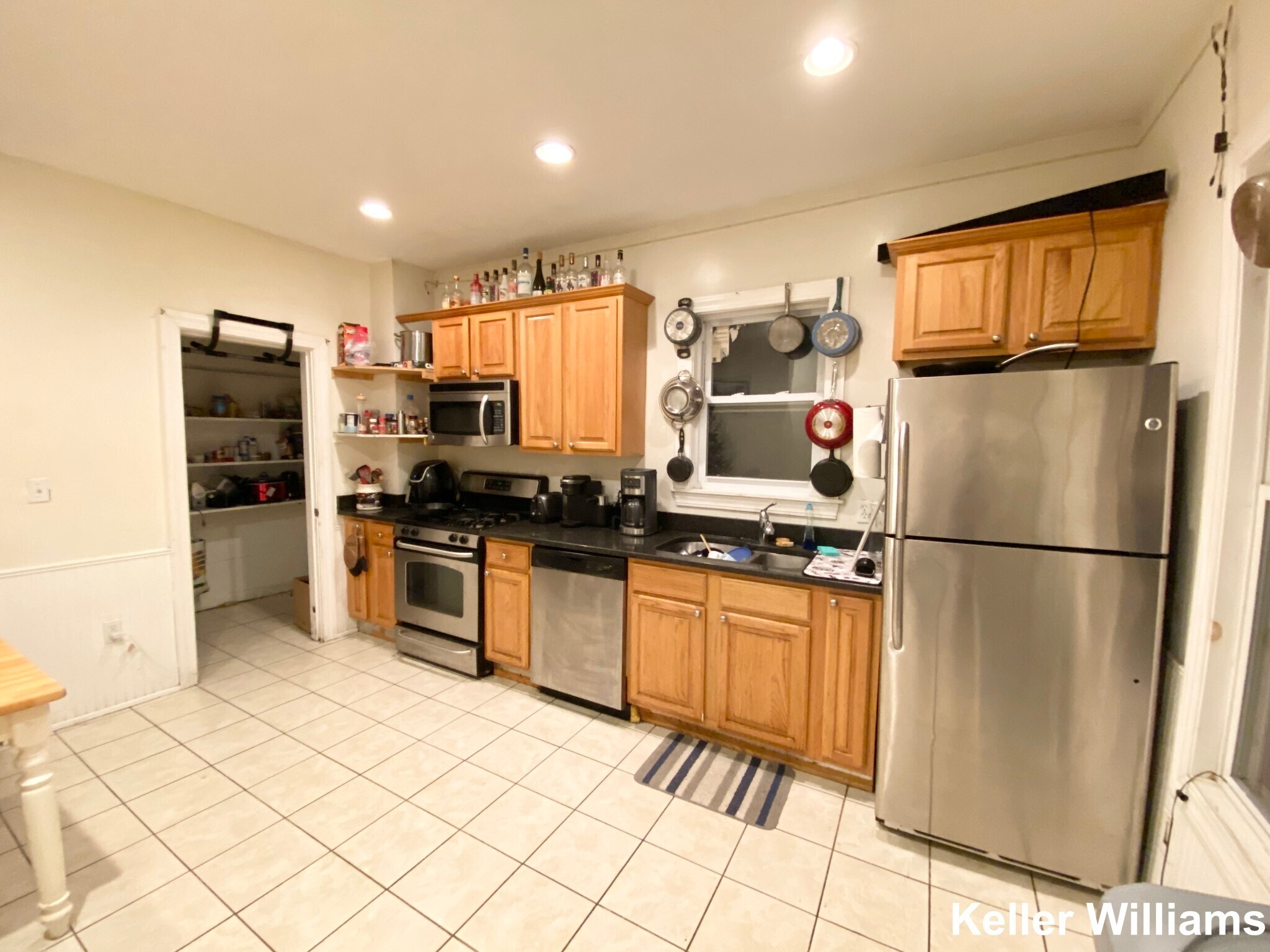 Building Photo - 61 Hillside St