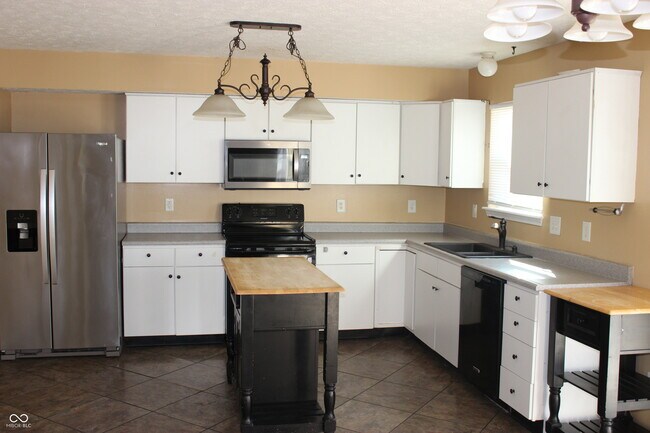 Building Photo - 6526 Abby Ln