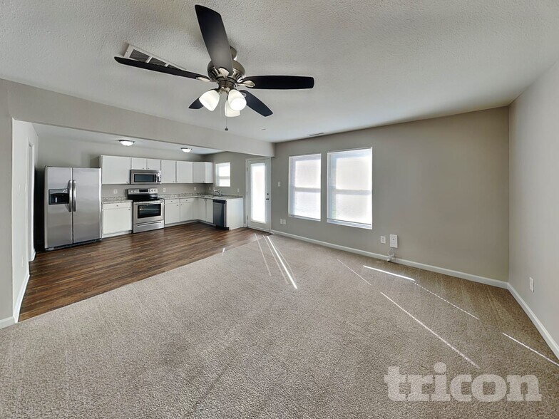 Building Photo - 908 Littleton Dr