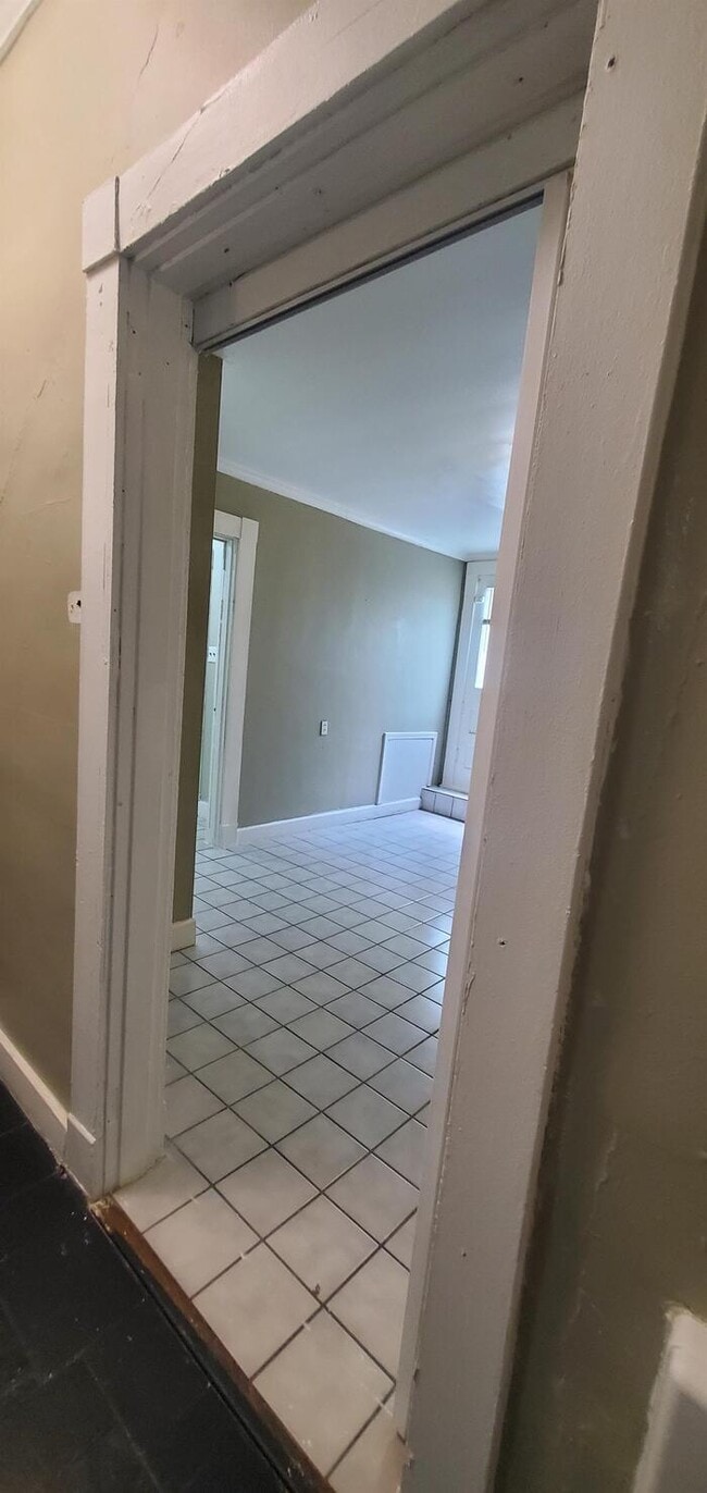 Building Photo - 201 S Broadway St