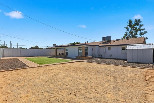 Building Photo - 3540 E Voltaire Dr