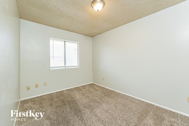 Building Photo - 23614 Pebworth Pl