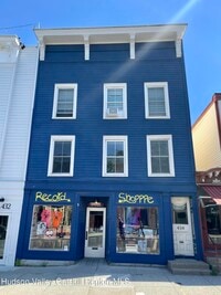 Building Photo - 434 Warren St