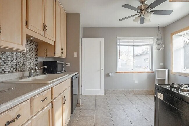 Building Photo - Charming Platt Park Home!
