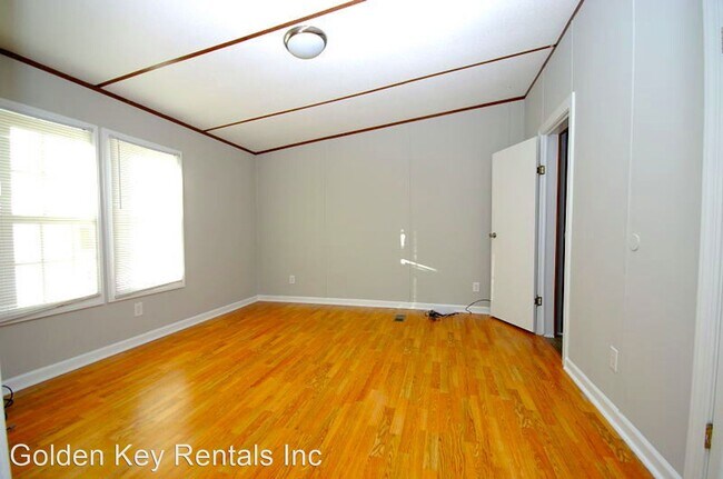 Building Photo - 3 br, 2 bath House - 304 Princeton Rd.