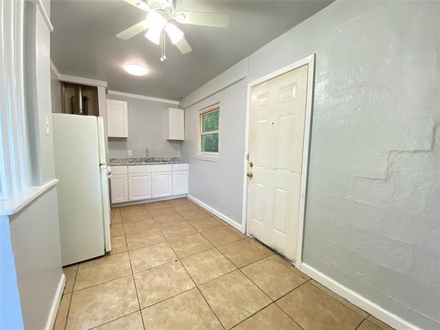 Building Photo - 1203 Hall St