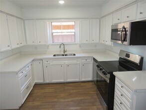 Building Photo - 9630 Truscon Dr