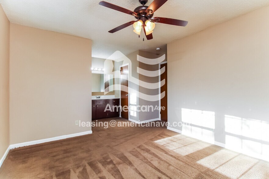 Building Photo - 205 Bob White Ave