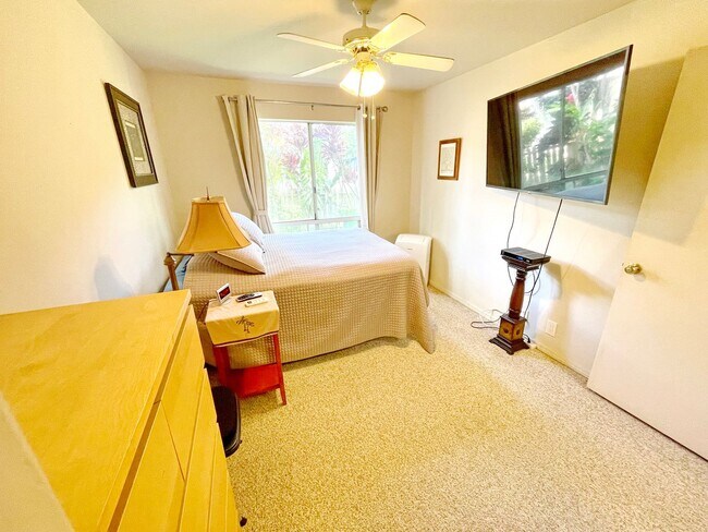 Building Photo - Southpointe - Furnished 2 Bed / 1 Bath Gro...