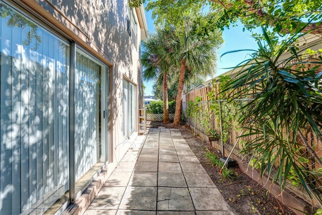 Building Photo - 4609 Bougainvilla Dr