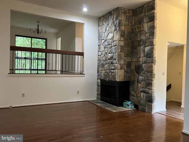 Building Photo - 8729 Sheridan Farms Ct