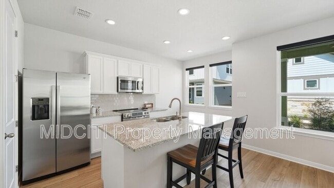 Building Photo - 2133 Hofstaat