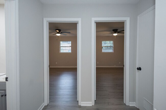 Building Photo - 1013 W Slaton Ave