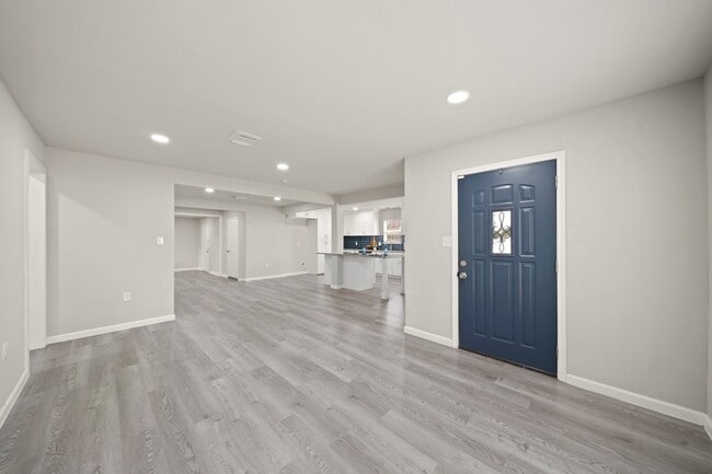 Building Photo - 2106 N Galveston Ave