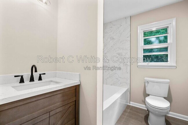 Building Photo - 851 Ward Ln