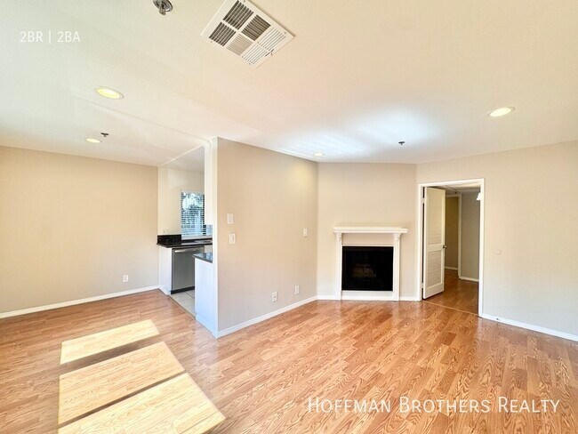 Primary Photo - 104 N Clark Dr