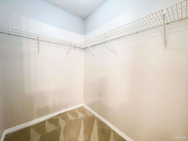 Building Photo - 9049 Bluebay Ln