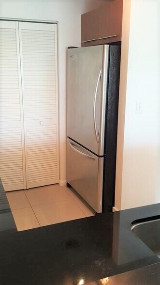 Building Photo - 253 NE 2nd St