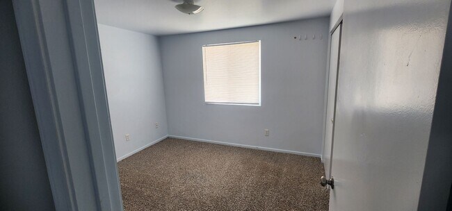 Building Photo - 1264 W Newlands Dr