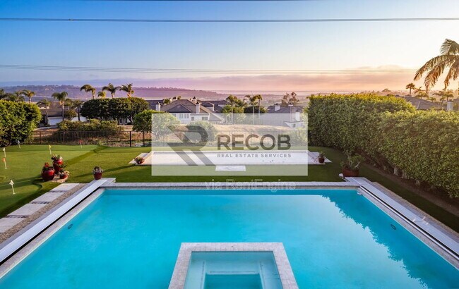 Building Photo - 3335 Caminito Daniella